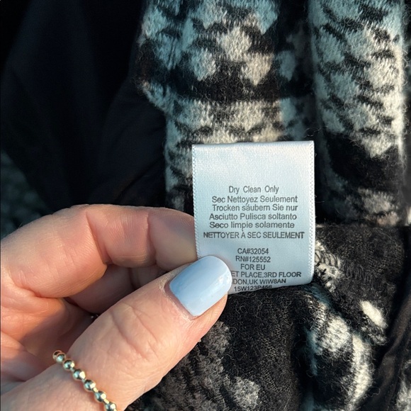 Black & White Open-Front Patterned Women's Cardigan - Picture 4 of 5